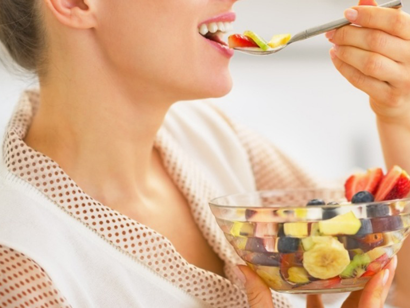 7-sai-lam-thuong-gap-khi-an-trai-cay