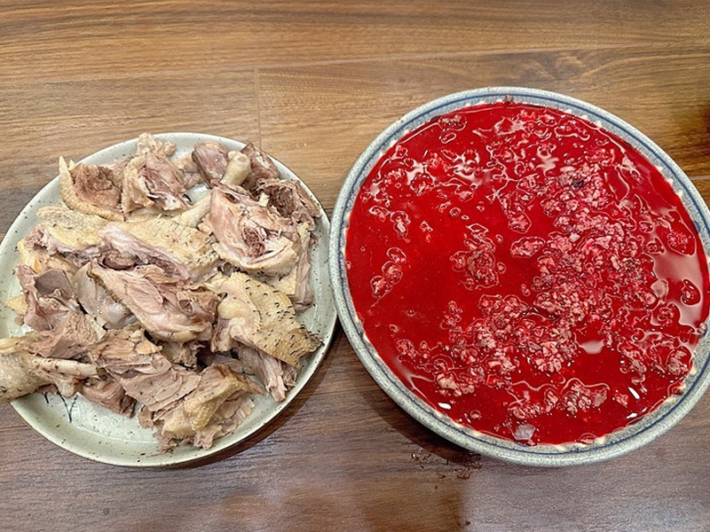 chen-ruou-bo-bat-tiet-canh-nguoi-suyt-mat-mang-nguoi-phai-xin-ve