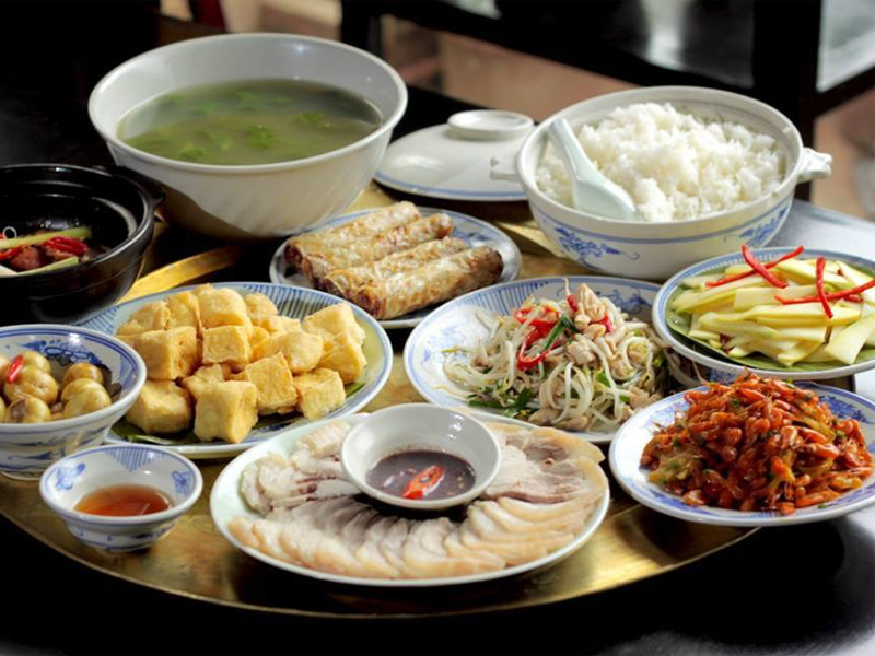 kho-phong-ung-thu-vi-nguoi-viet-luoi-an-rau-kinh-khung