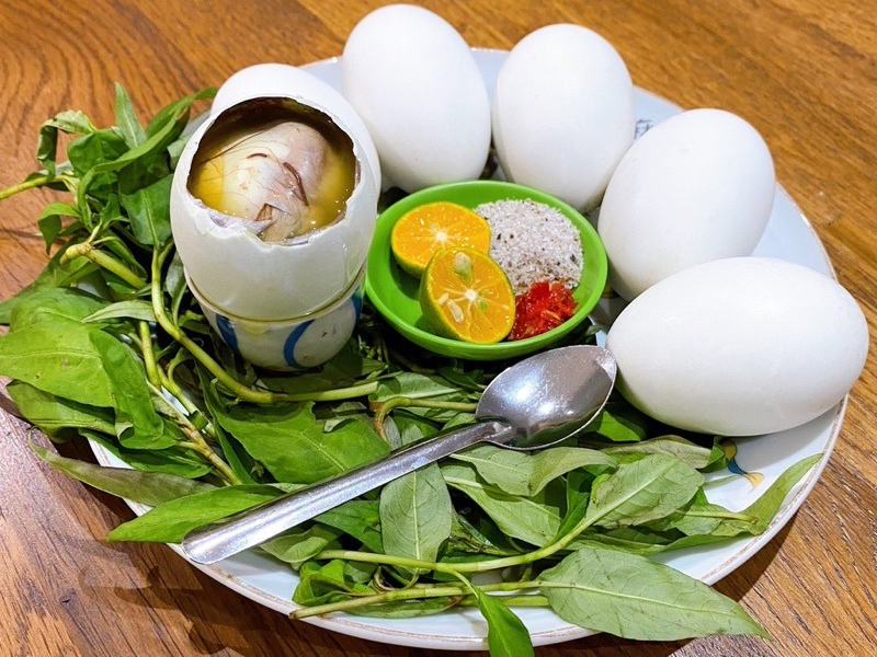 tac-dung-phu-nguy-hiem-khi-an-nhieu-trung-vit-lon