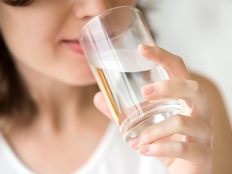 tranh-duoc-beo-phi-neu-ban-uong-nuoc-hang-ngay